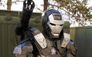 Iron Man Costume - huom. älkää klikatko 