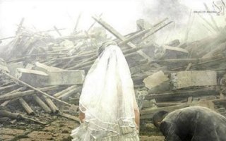 Wedding Goes Wrong | This really cute couple have witnessed one of the strangest accurateness that can happen in church during a wedding. The church has collapsed. I&#039;m not sure about the number of those less fortune people, but the tragedy was terrible.