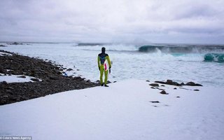 Extreme surfing in the Arctic | Most people will unlikely choose icy waters of the Arctic for surfing, it is not for anyone active leisure.