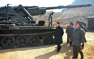 North Korea Puts Its War Machine on Display | Kimi esittelee lelujaan