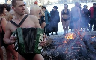 Life is Definitely Much Crazier in Russia | This makes me want to visit Russia.