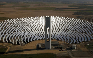 Sevillan aurinkoenergiatornit Espanjassa | Espanjassa käytetään aurinkoenergiaa erikoisella tavalla.
