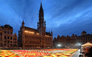 Flower carpet in Brussels | Every two years in Brussels in August, the central square of the Grand Place is covered with flower carpet. The carpet lasts only 4-5 days and decorates the main city square in front of city hall.

