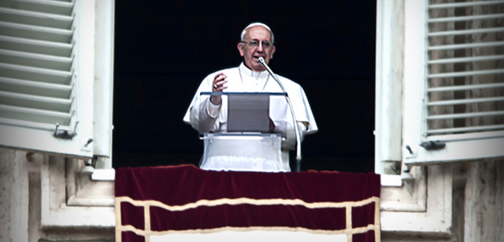 Paavi | Nyt on riisuttu kaikki ulkokultaisuus, eikä leikitä Jumalaa.