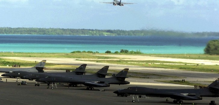 Malaysian kadonnut kone löytyi! | Freelance journalist: ?Hijacked flight 370 passenger sent photo from hidden iPhone tracing back to secret U.S. military base Diego Garcia?